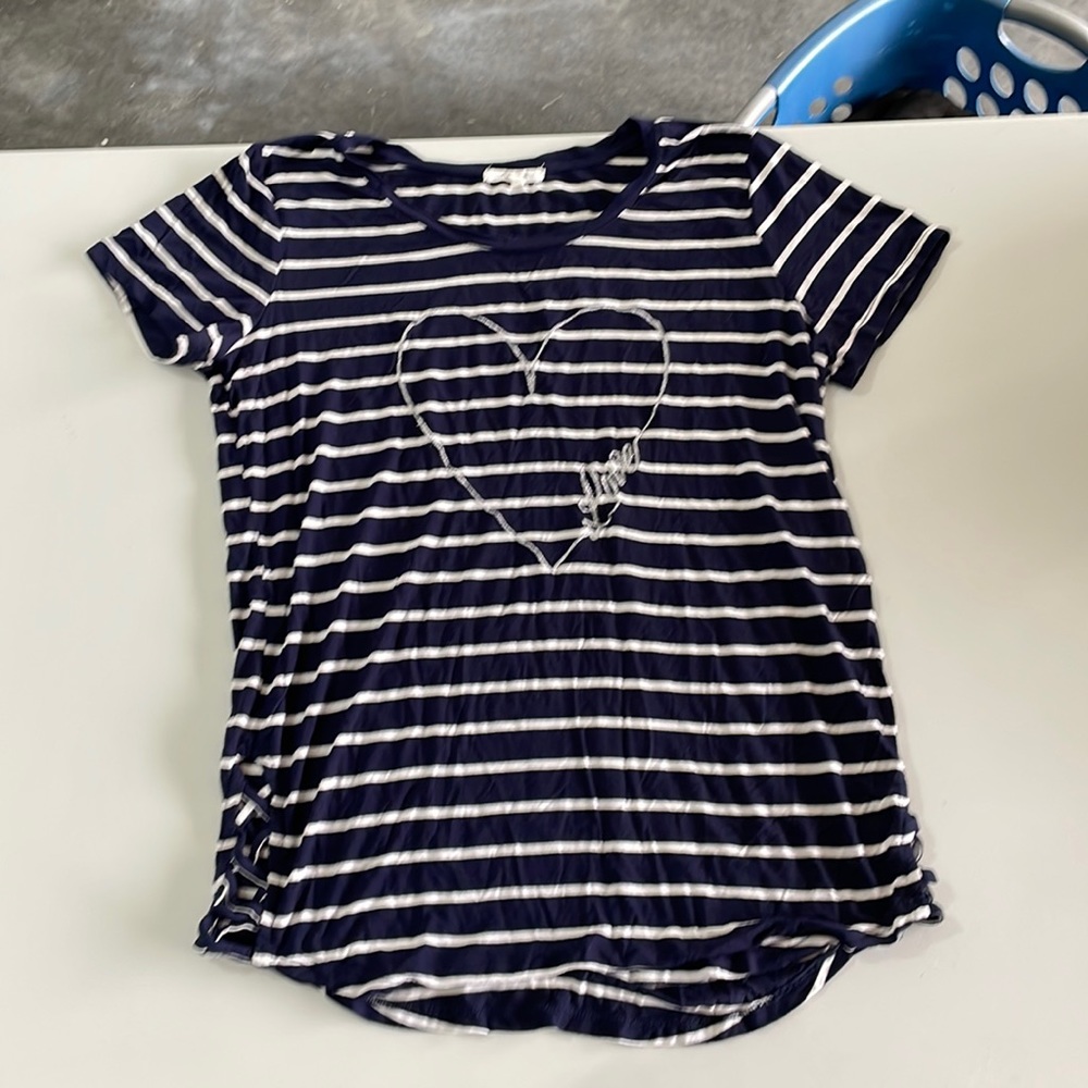 Maurice’s women’s top size large
